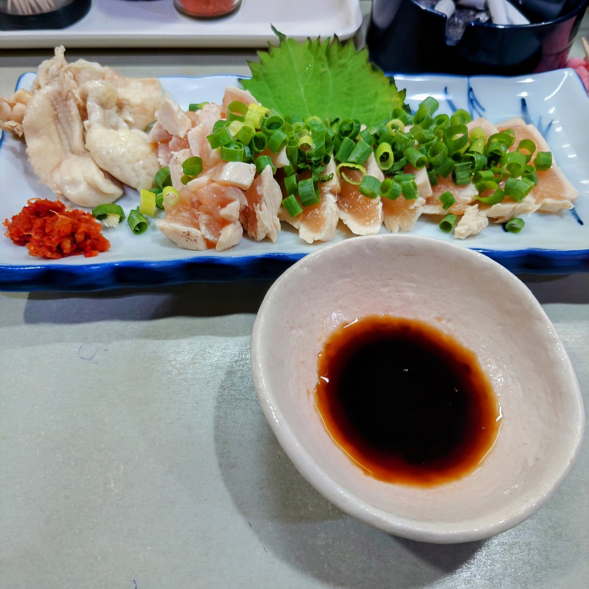 lino_hiz's tweet image. 少し夏バテしてるかもなぁ⤵️さっぱりしたの欲して鶏刺し頼んだ😂