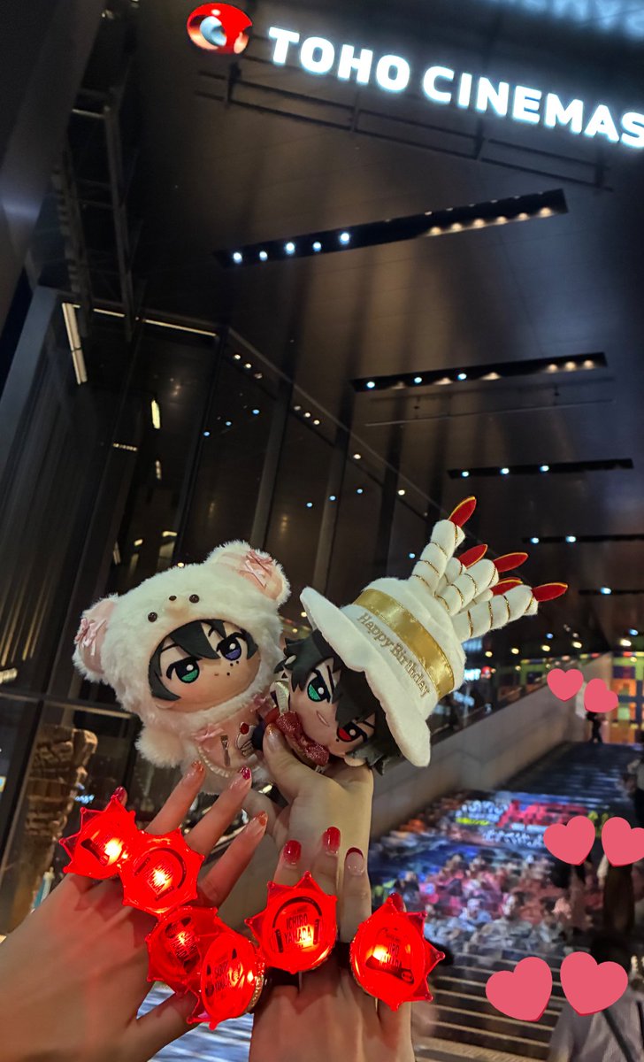 yu_riri_625's tweet image. puniさんと一緒にブクロで一郎くん誕生日お祝いしてきました( ; ; )👍💕
チケット争奪戦敗北してましたが、親切な方のおかげで今日無事ムビ観ることができました。
本当に本当に最高の1日✨️✨️
カレー美味しかったね一郎くん。おめでとう🎉🎉🎉