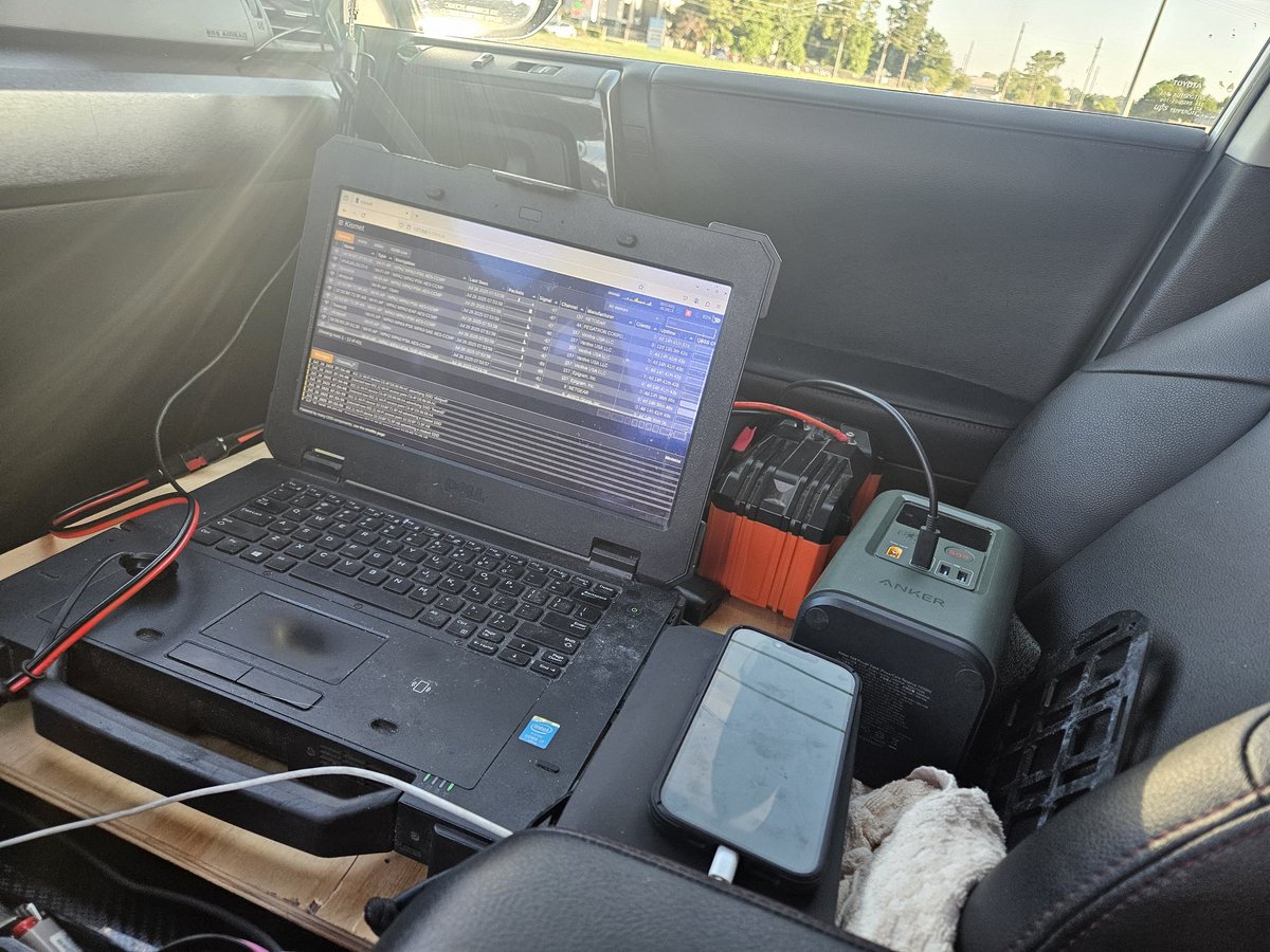 NitekryDPaul's tweet image. Good day #WWWD day 2. Seems the setup is heavier today and my vehicle insists it needs a seat belt. @wiglenet