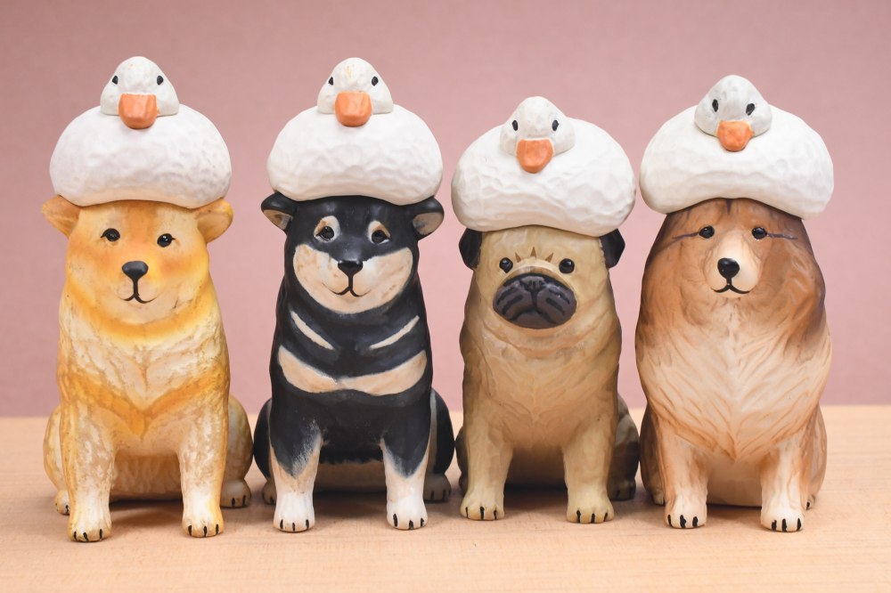 あかねの木彫り アヒルと犬🐶 】 キタンクラブさんのガチャガチャです