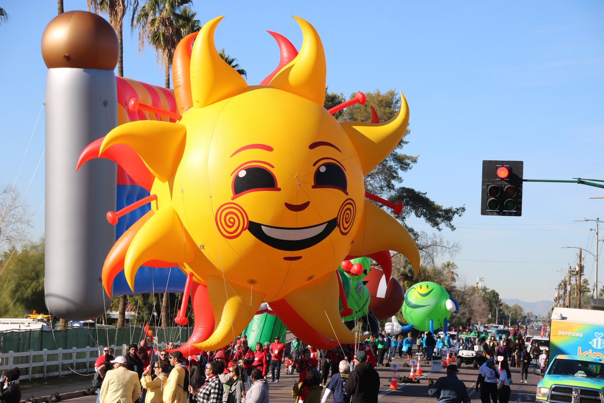 andyjshultz's tweet image. Only 23 Saturdays before @vrbo @Fiesta_Bowl Parade presented by @LernerandRowe returns on Jan. 3, 2026.
Balloon sponsorship are available & are a great way to promote your organization!
Let me know if you would like more info today.
Photos: #FiestaSportsFoundation. @BowlSeason