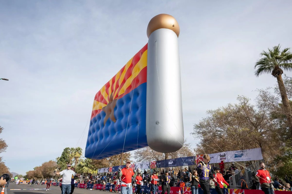andyjshultz's tweet image. Only 23 Saturdays before @vrbo @Fiesta_Bowl Parade presented by @LernerandRowe returns on Jan. 3, 2026.
Balloon sponsorship are available & are a great way to promote your organization!
Let me know if you would like more info today.
Photos: #FiestaSportsFoundation. @BowlSeason