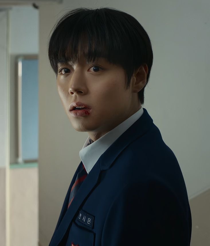 mideul0's tweet image. 나 솔직히 연시은 맞아서 입술 터진 얼굴 좋아함 예쁨...