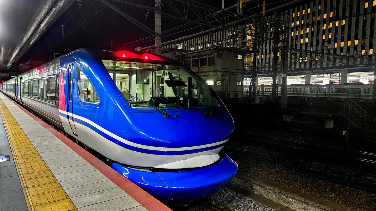 asuparider's tweet image. 京都駅に到着。
スーパーはくと、ありがとう。
気動車なんて乗ったのいつぶりだろ？