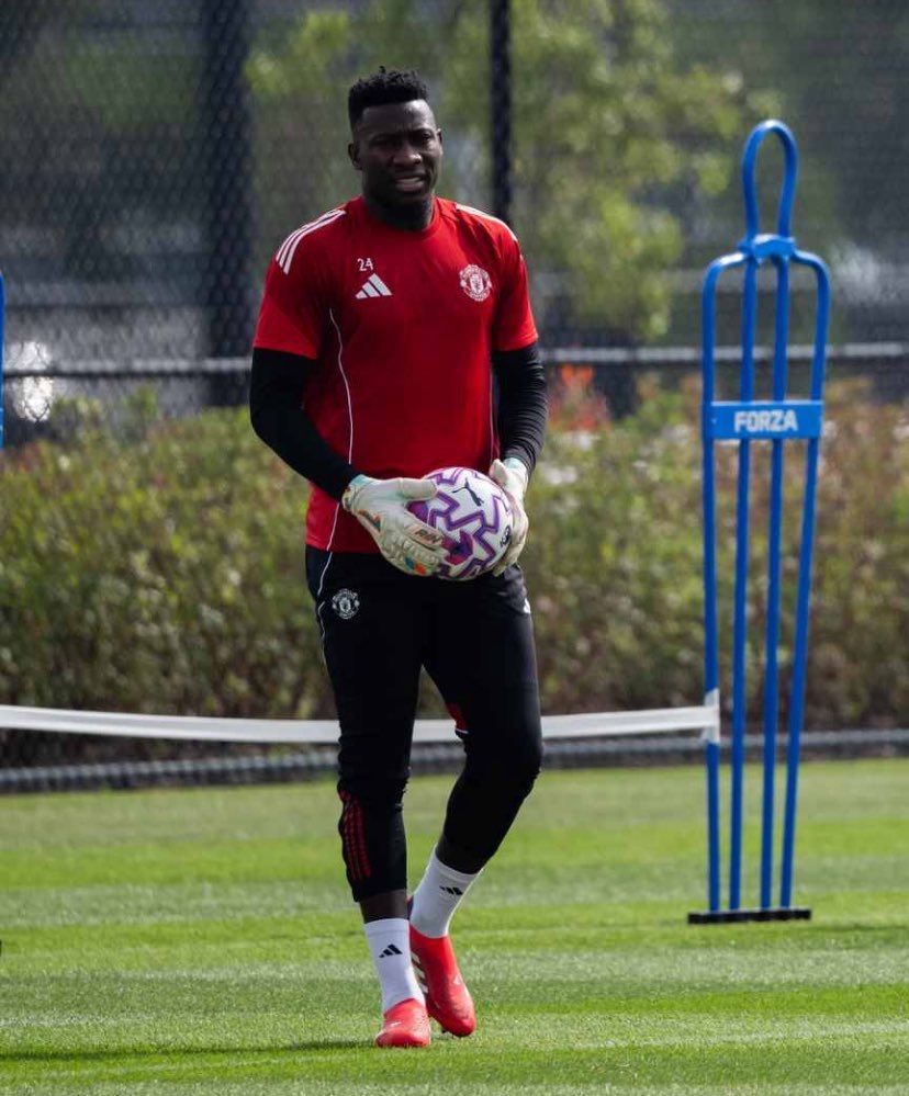 ManUtdInPidgin's tweet image. 🚨 André Onana don recover from him hamstring injury and don return to training. 🙌🏼