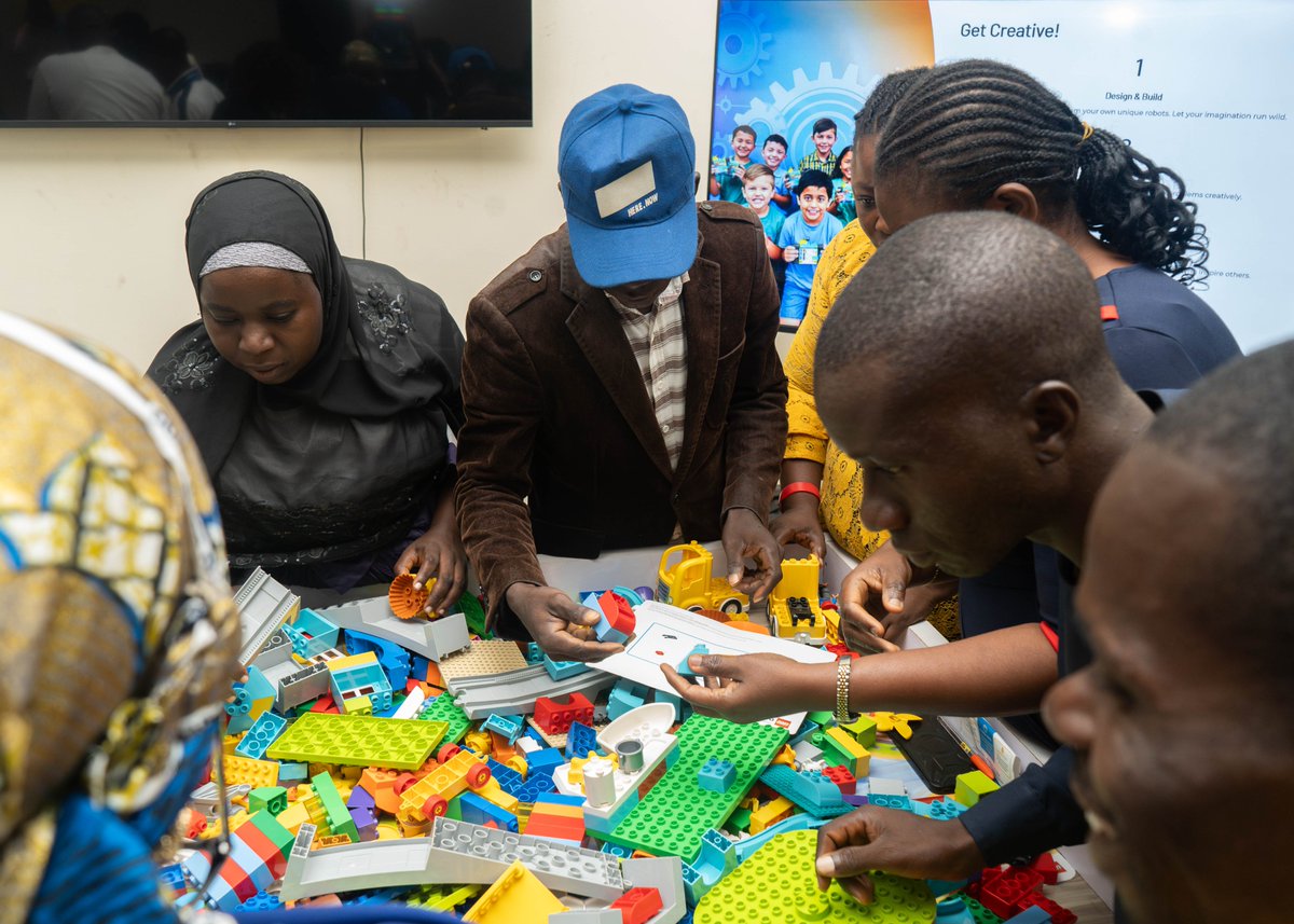 coderina's tweet image. Igniting the future, one classroom at a time! 🤖
We trained L.E.A. school teachers & equipped them with STEAM robotics kits to help students explore AI & robotics. Every child deserves to belong in the future we’re building.💪
@FIRSTweets | @SAP | FCT DSTI
#STEAMLearning