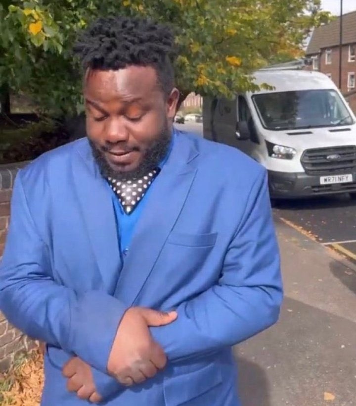 Who notice say if you just meet person for the first time in school,area or a specific place.. you go come dey see am every other day 🌝🫩🤔