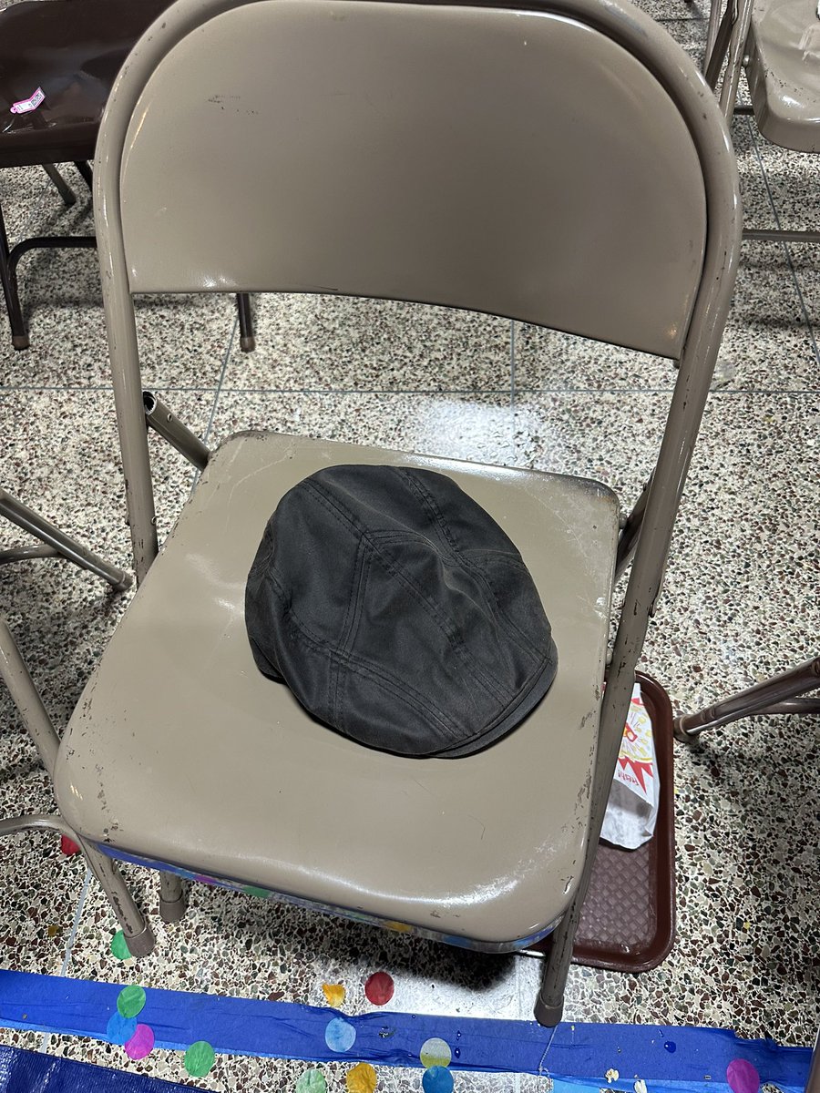 TeamLouie's tweet image. Shout out to the guy at Anarchy last night who showed up wasted with his girl(?), asked several women to come back to his hotel room with him, pawed at his girl while she pushed him off, and they dipped at intermission. He left his hat. She was nice so I hope she’s okay.