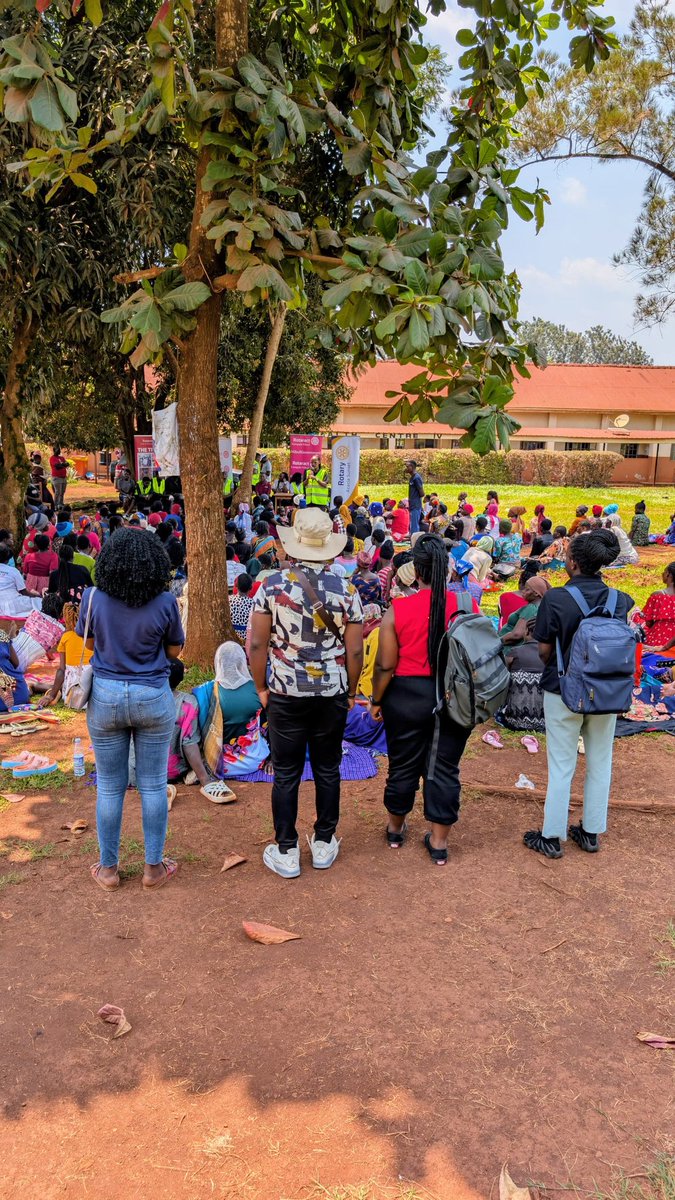 RotaractAcacia's tweet image. Happening now.....
Our Budondo project started off with health education to the expectant mothers of the community on various aspects of health; mental health, nutrition, family planning, sickle cell among others to equip them with knowledge and awareness on these vital aspects