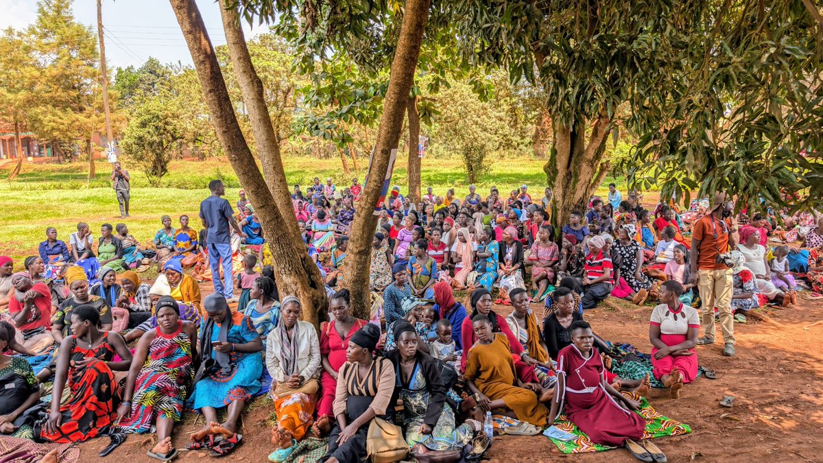 RotaractAcacia's tweet image. Happening now.....
Our Budondo project started off with health education to the expectant mothers of the community on various aspects of health; mental health, nutrition, family planning, sickle cell among others to equip them with knowledge and awareness on these vital aspects