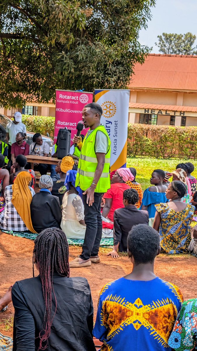 RotaractAcacia's tweet image. Happening now.....
Our Budondo project started off with health education to the expectant mothers of the community on various aspects of health; mental health, nutrition, family planning, sickle cell among others to equip them with knowledge and awareness on these vital aspects