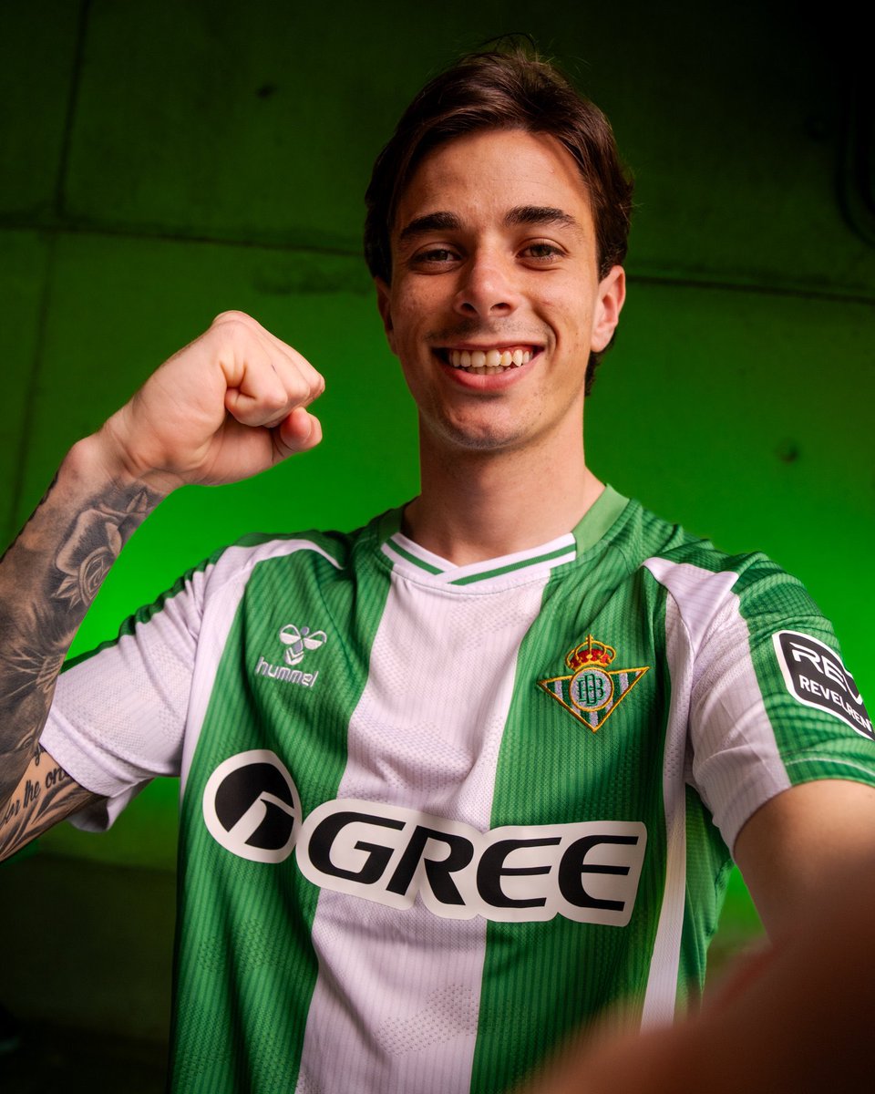urieliugt's tweet image. 馃毃#RealBetis oficializ贸 la llegada de Valent铆n G贸mez.
鉁嶏笍 Contrato hasta junio de 2030.