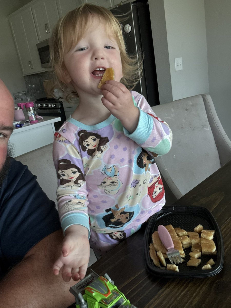 CoachSmitty904's tweet image. Smashin Pancakes and Prepping for a great day!