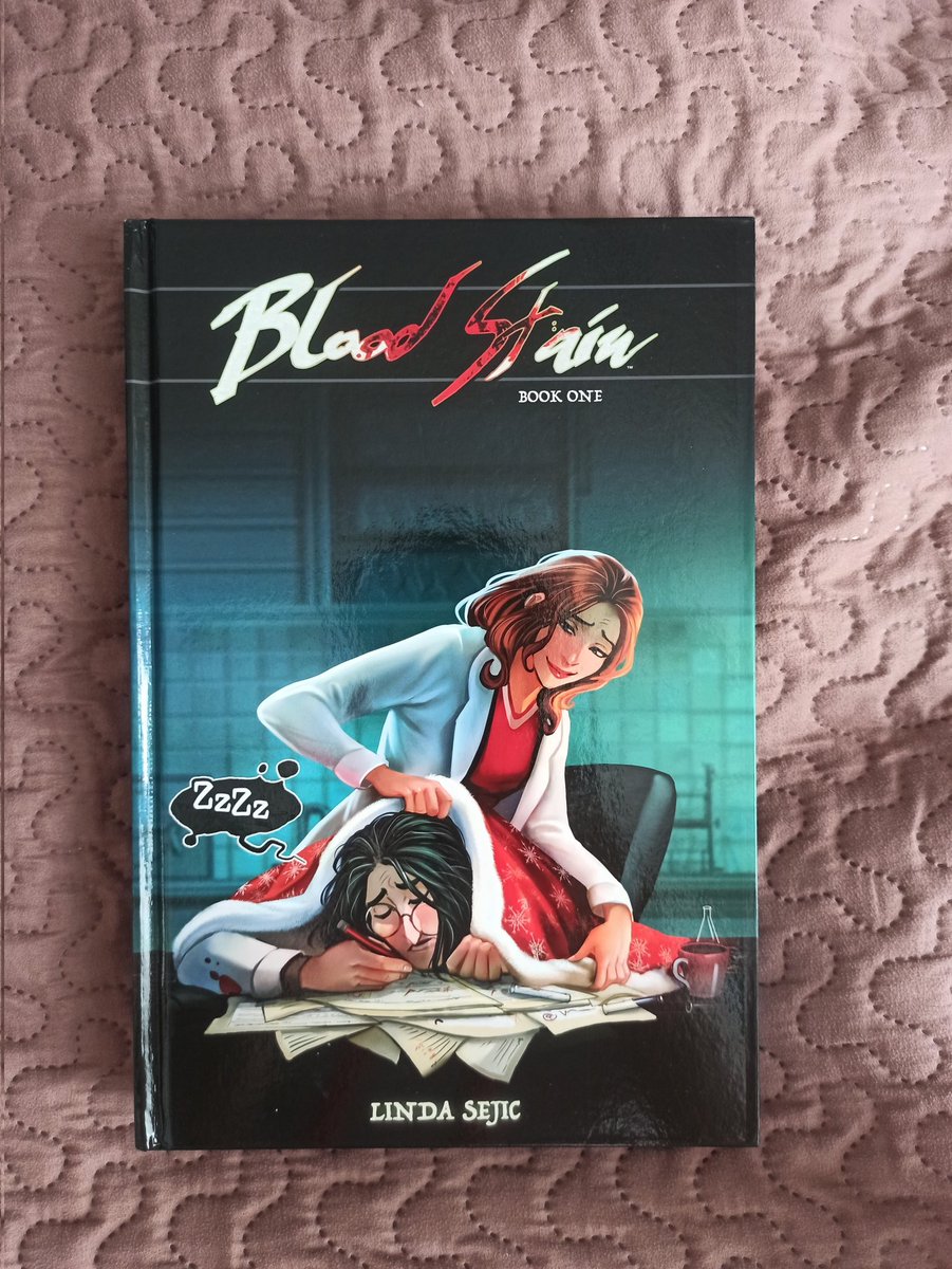 SaraYurii's tweet image. Pues bien, me llegó hoy el libro de Blood Stain del 1-4 de @LindaSejic y lo más gracioso fue, que la dependienta me dijo que era "Un Señor Libro" por lo grande y gordo que era 🤣 y no estaba equivocada, es enorme.
Como siempre, lo conseguí en mi tienda habitual en españita☺️