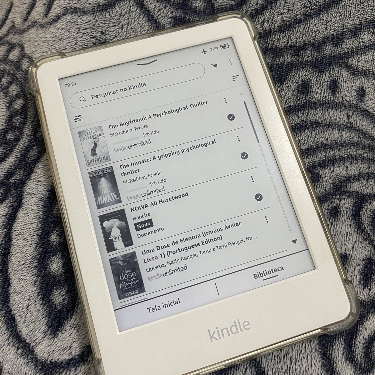 delicatereads's tweet image. bom dia, amorecos!!! posso bizoiar sua biblioteca do kindle?