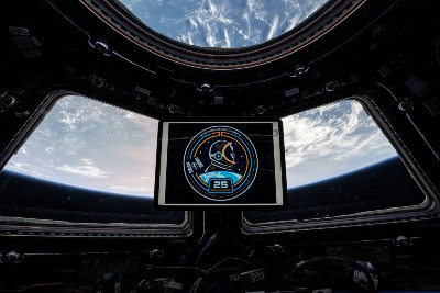SpaceNewsFL's tweet image. 25th Anniversary Cupola Photo  25th anniversary logo is visible in the cupola of the space station in this July 17, 2025 #spacestation #anniversary #spacenews