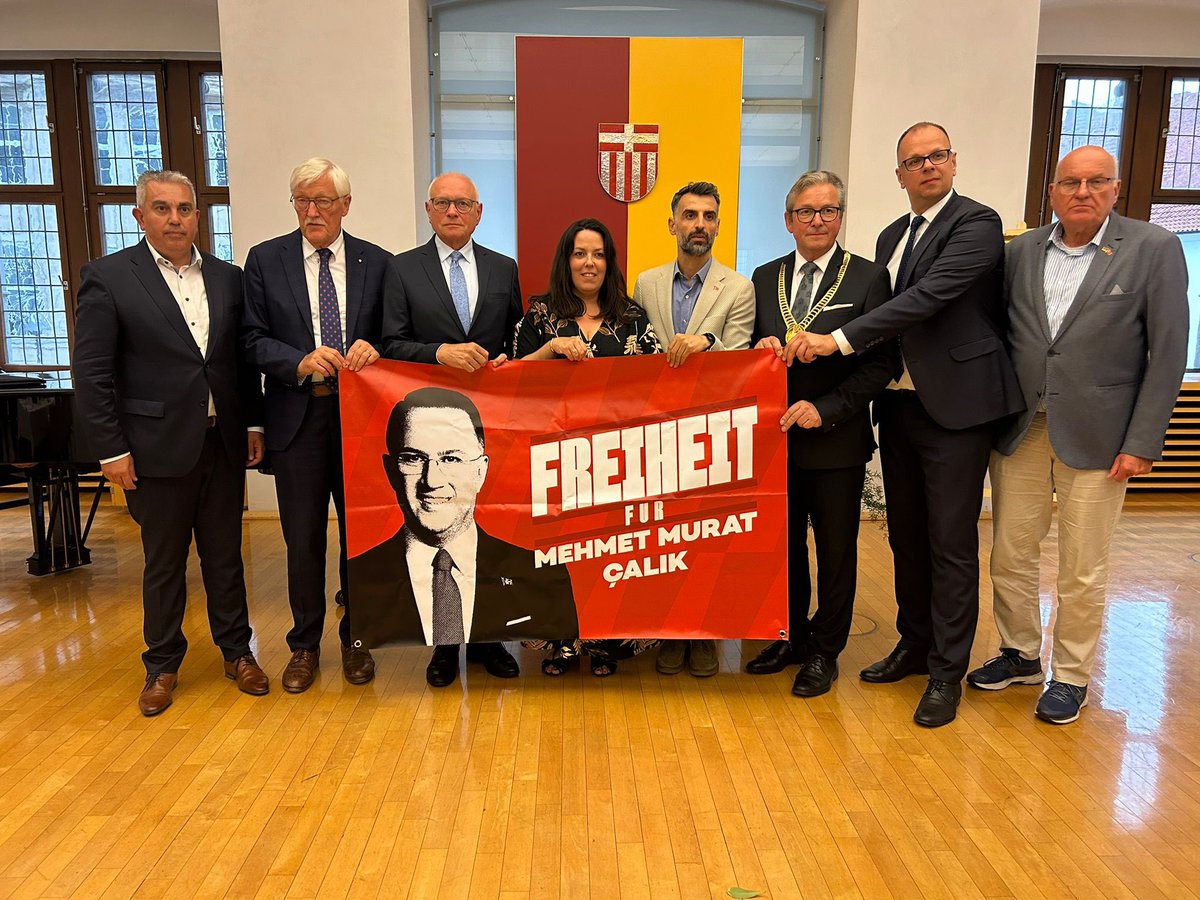 Avrupa’dan Mehmet Murat Çalık için vicdan ve adalet çağrısı!

Beylikdüzü’nün kardeş kenti Paderborn’un(Almanya) Belediye Başkanı Michael Dreier öncülüğünde;

🔹 Fransa - Le Mans
🔹 Macaristan - Debrecen
🔹 Polonya - Przemyśl
🔹 İngiltere - Bolton belediyeleri
🔹 Polonya, Fransa