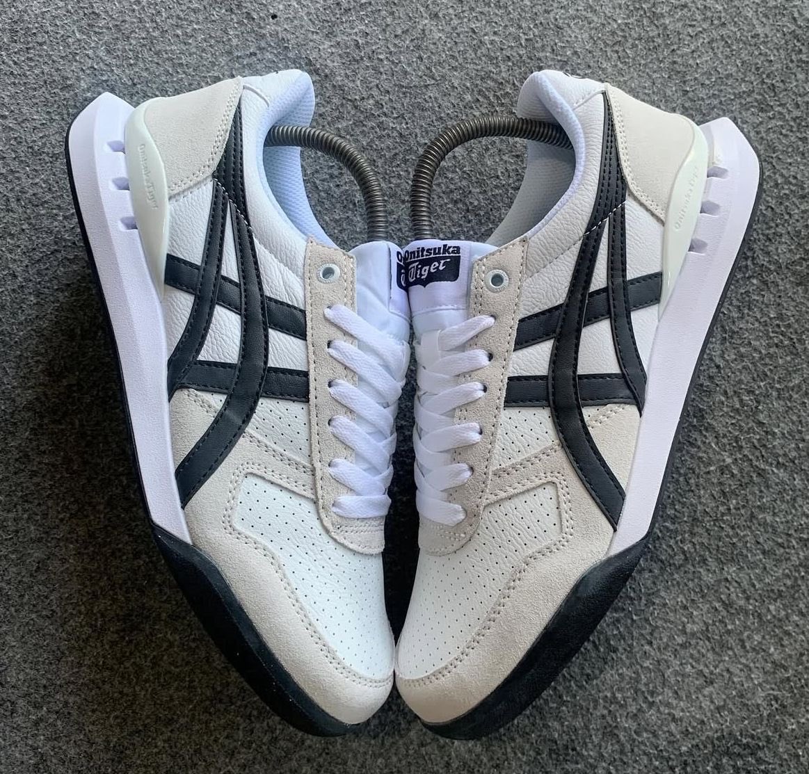 suma_clever's tweet image. SIZE.   41    42     43.     44

TIGER

price      90,000
     
FULL.   BOX