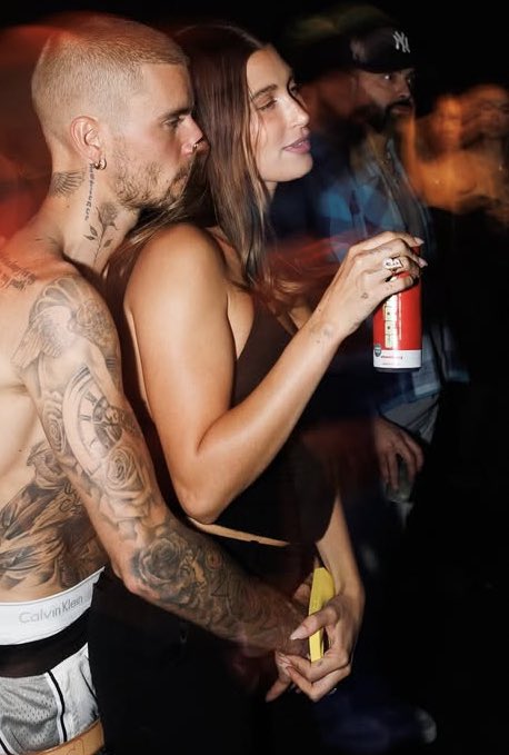 biebrntion's tweet image. como la agarra todo el tiempo del abdomen, si se viene la hermanita de jack quiero q sepan que yo fui la primer demente