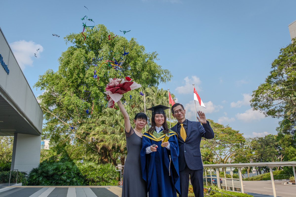 NTUsg's tweet image. Mission accomplished: From growing up in a family of Singapore Armed Forces (SAF) officers to becoming one herself, Khwang Li Yi's journey has been guided by service, science, and strength. She enlisted in the military, received the SAF Academic Scholarship, and studied Sport…