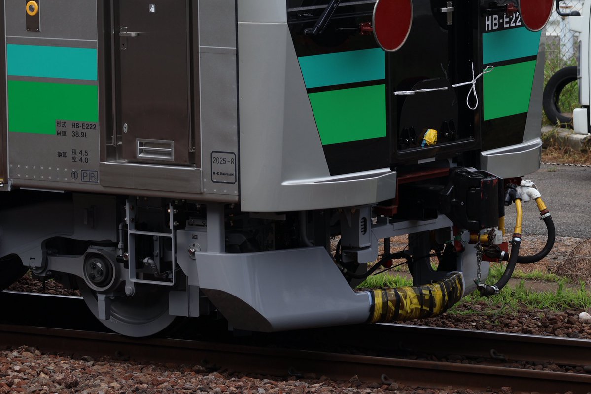 GV_tetsu's tweet image. そういえば今回の八高線向けHB-E220にスノープラウ付いてなかったんだが…
東北の方はGV-E400と同じでスノープラウ付きだった気がするのだが…
もしかしてHB-E220って番代区分ないくせに暖地型と寒冷地型の区別はある感じだったりする?
内部機器は共通だろうけど