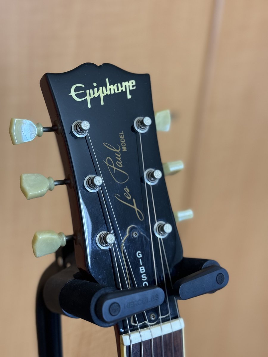 GJazzmaster's tweet image. 日本製エピフォン！