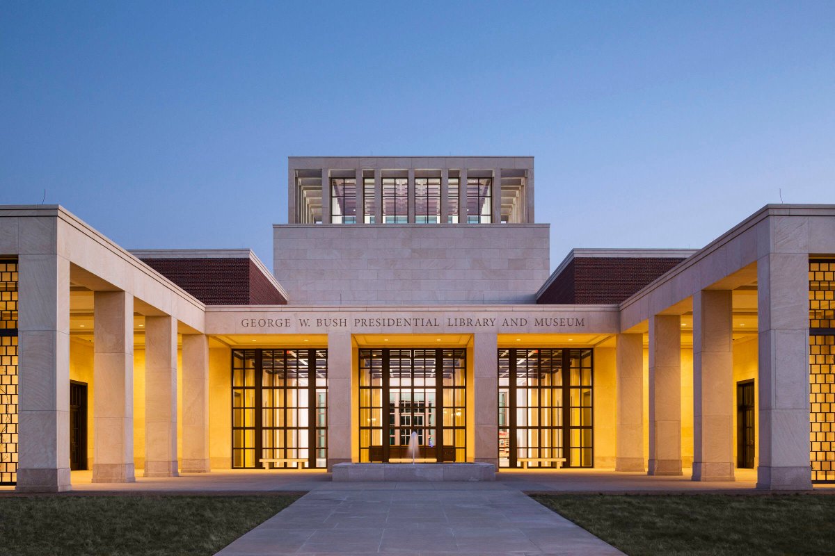 dlbeard's tweet image. Have you seen the Obama Presidential Library bldg.? It looks like some Soviet era gulag. Here is Reagan through Bush W.