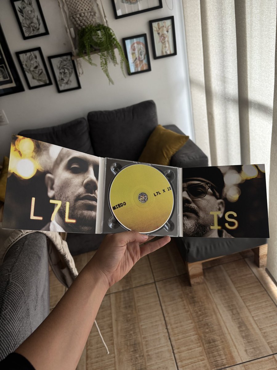 que si quiero o que si tengo (@businessurnot) on Twitter photo Que estés cumpliendo años y te caiga en la cabeza esto del escenario es el verdadero realismo mágico, gracias <a href="/elemblema/">Afterclass Records</a> por la película de anoche. Que estés cumpliendo años y te caiga en la cabeza esto del escenario es el verdadero realismo mágico, gracias <a href="/elemblema/">Afterclass Records</a> por la película de anoche.
