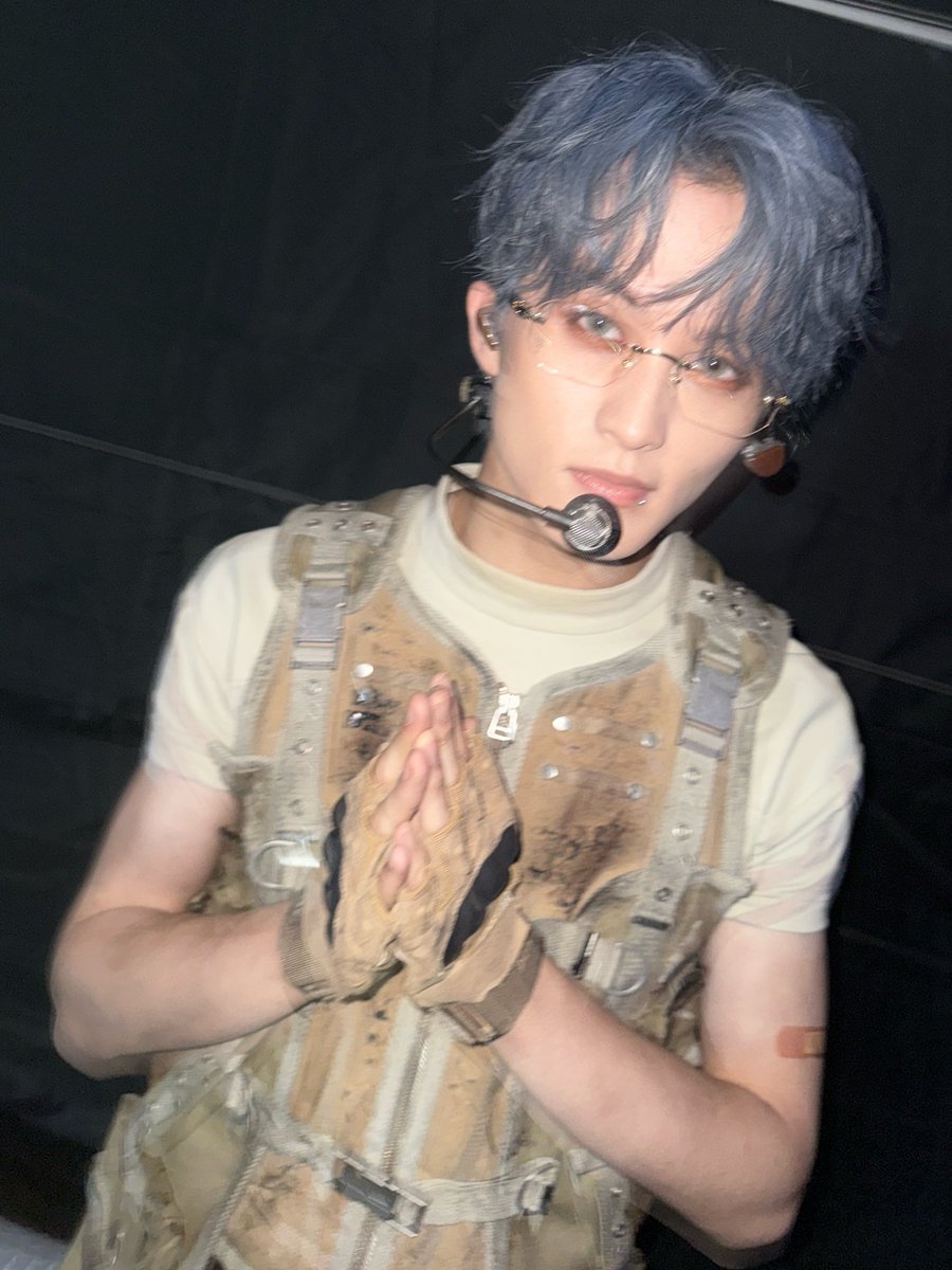merlynsie's tweet image. เริ่มไม่แน่ใจละว่ามาร์คจะมาปกป้องชั้น หรือเอาชีวิตชั้นไปกันแน่ โคตรจะเล่นกับหัวใจ ละเพิ่งสังเกตนอกจากแว่น มีจิวตรงปากด้วย ??? 😭