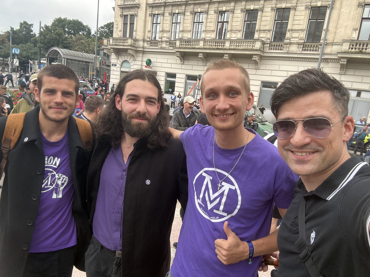 ZieglerMV's tweet image. Sieh mal an, wenn man alles so trifft in Wien. #W2607