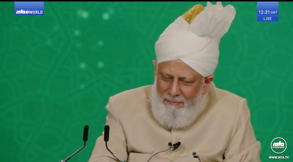 Point to be noted ✍

It was a speech addressing ladies...
But the first half was spent reminding men of their responsibilities💡
#JalsaUK

وہ رحمت عالم آتا ہے' تیرا حامی ہو جاتا ہے
تو بھی انساں کہلاتی ہے، سب حق تیرے دلواتا ہے