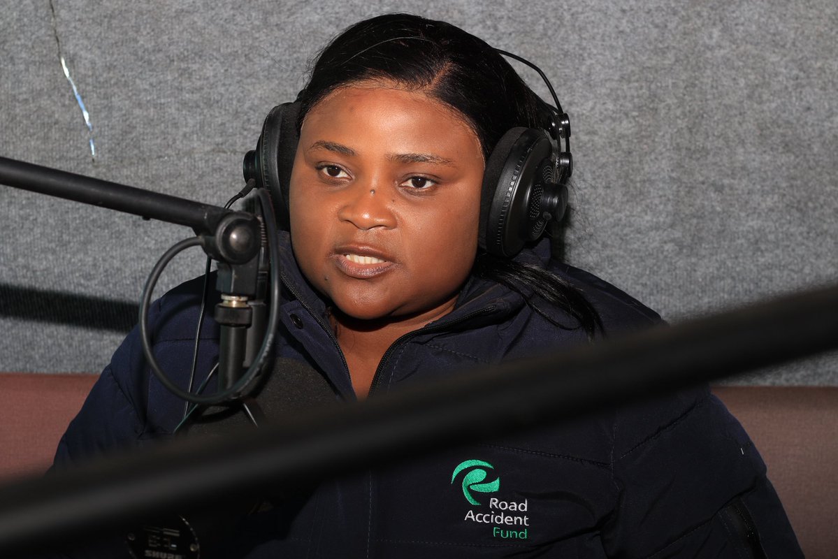 RAF_SA's tweet image. The RAF wants to remind you to prioritise road safety this winter season. Marketing and Communications Officer: Nonkoliseko Jaza emphasises the importance of wearing reflective clothes when walking or driving in low-light conditions.