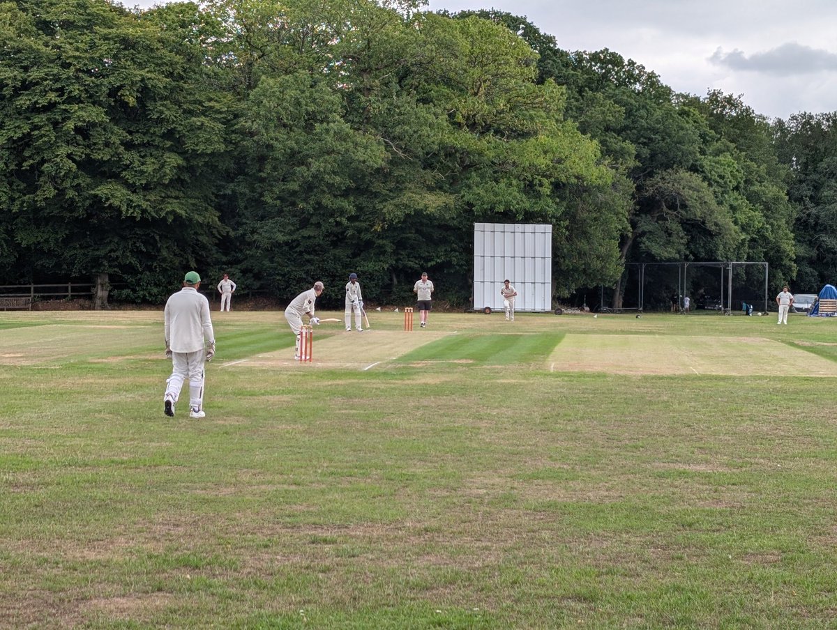 100 up for 2s in the 18th over. Sugadhev brings his 50 up in 38 balls