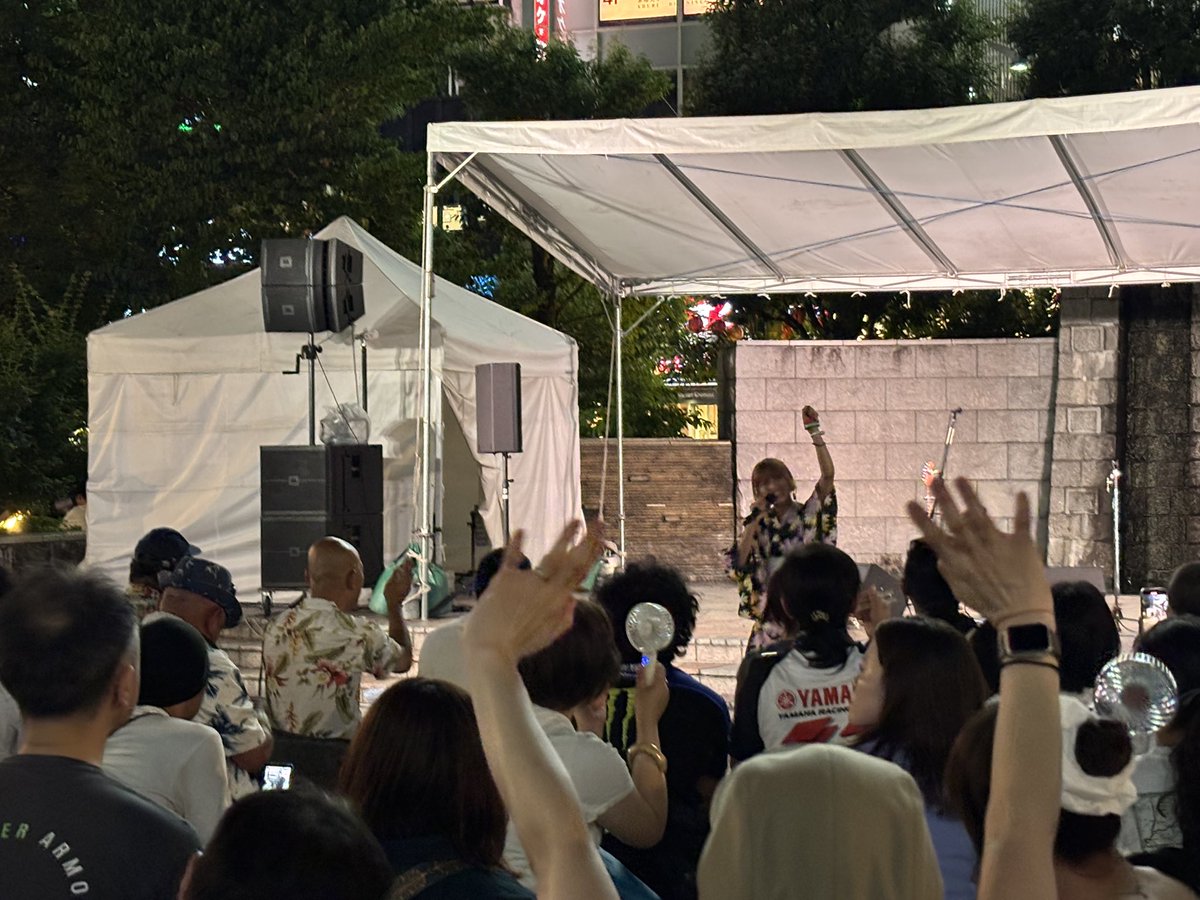 manamiutautai's tweet image. SUMMER FESTA in KORIYAMA
ビール祭ありがとうございました！

え、、、売れた？？？？？？？？
って勘違いするレベルの
過去一レベルの盛り上がり！
お酒の力ありがとう🍺郡山最高だー！！！
やはり乾杯と感謝は何度しても良いのだ！

ステージ上がった瞬間からビール溢すし…
