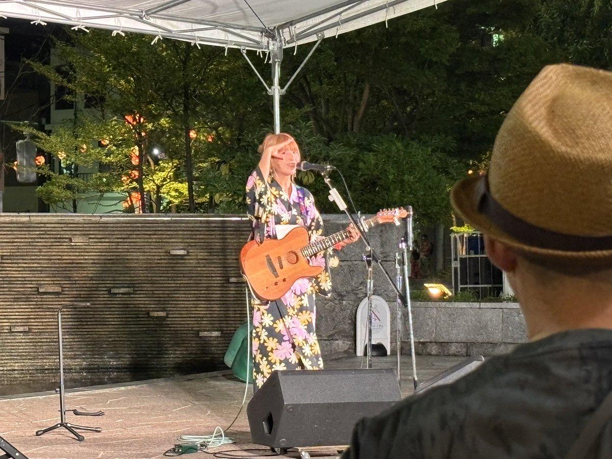 manamiutautai's tweet image. SUMMER FESTA in KORIYAMA
ビール祭ありがとうございました！

え、、、売れた？？？？？？？？
って勘違いするレベルの
過去一レベルの盛り上がり！
お酒の力ありがとう🍺郡山最高だー！！！
やはり乾杯と感謝は何度しても良いのだ！

ステージ上がった瞬間からビール溢すし…