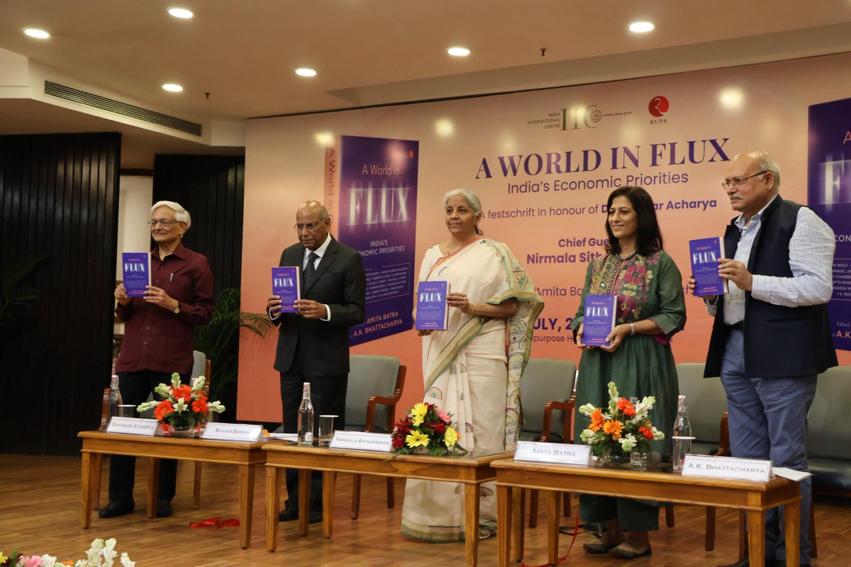 nsitharamanoffc's tweet image. Smt @nsitharaman launches the book titled 'A World in Flux: India's Economic Priorities edited by Professor Amita Batra and Shri A K. Bhattacharya.
On the occasion, the Hon'ble Finance Minister also engaged in a fireside chat with Shri Bhattacharya.
The book is a festschrift…