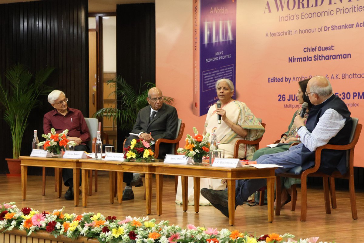 nsitharamanoffc's tweet image. Smt @nsitharaman launches the book titled 'A World in Flux: India's Economic Priorities edited by Professor Amita Batra and Shri A K. Bhattacharya.
On the occasion, the Hon'ble Finance Minister also engaged in a fireside chat with Shri Bhattacharya.
The book is a festschrift…
