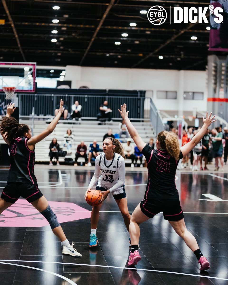 Tennessee Flight EYBL (@tnflighteybl) on Twitter photo πΈ from Nike Nationals
27β Silver/McEwen 5β11 Wing/Guard <a href="/laila_downs15/">Laila Downs-Darden</a>
Offers include:
MTSU
Murray State
Illinois-Chicago
UT-Martin πΈ from Nike Nationals
27β Silver/McEwen 5β11 Wing/Guard <a href="/laila_downs15/">Laila Downs-Darden</a>
Offers include:
MTSU
Murray State
Illinois-Chicago
UT-Martin