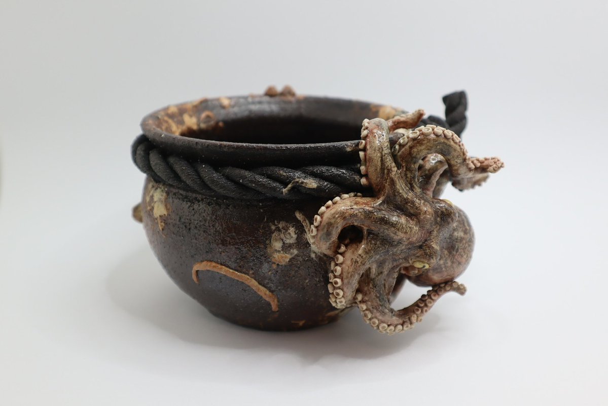 diderot24da's tweet image. 🐙展示のお知らせ🐙
「現代作家茶碗特集」
【期間】8月20日(水)~8月26日(火)
最終日午後5時終了
【場所】日本橋三越本店 本館6階 アートスクエア
今年は蛸壺茶碗を3点展示予定です
是非是非お越しください
mistore.jp/store/nihombas…