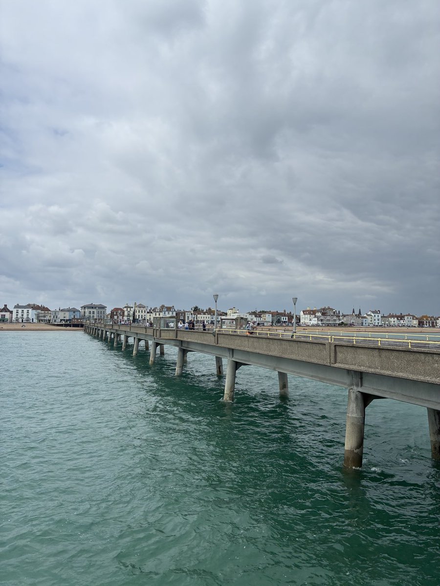 Pier number 24 is Deal, been many times over the last 40 odd years and holds many great memories including winning a school fishing 🎣 competition. Enjoyed ticking ✅ this one.
#pierhopper