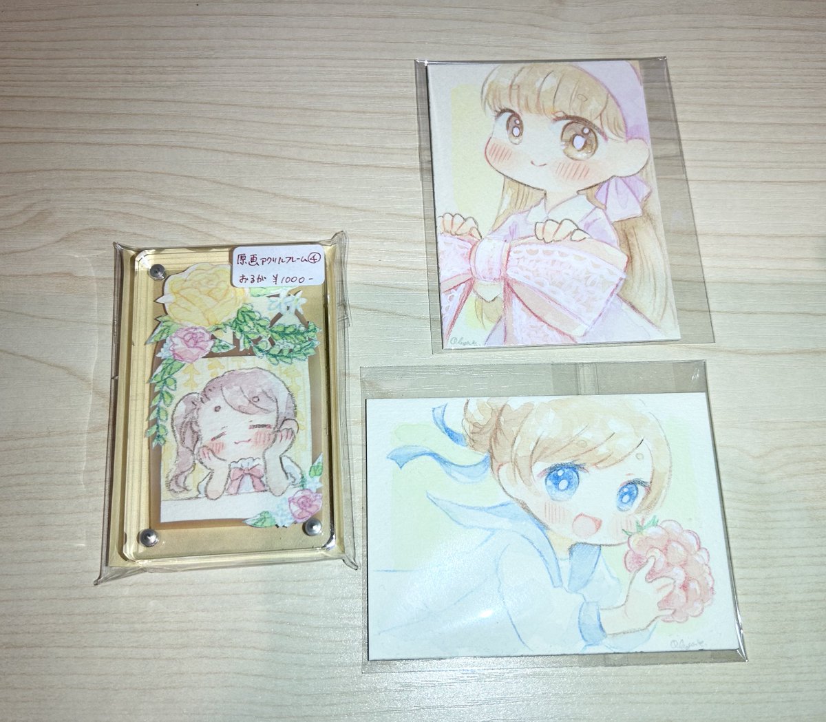 frantzfurufuru1's tweet image. Gallery glad.(@glad_2022 )様の『木漏れ日の小さな庭展』でおるが(@oluga_zzz )様のメインビジュアル『ようこそ大きなお客さま』、『あたたかな香り』、ミニアクリルフレームとATC原画ガチャをお迎えしました!
展示を直接見に行き、あれも素敵…これも素敵と気付けば…
#グラッドお迎え報告