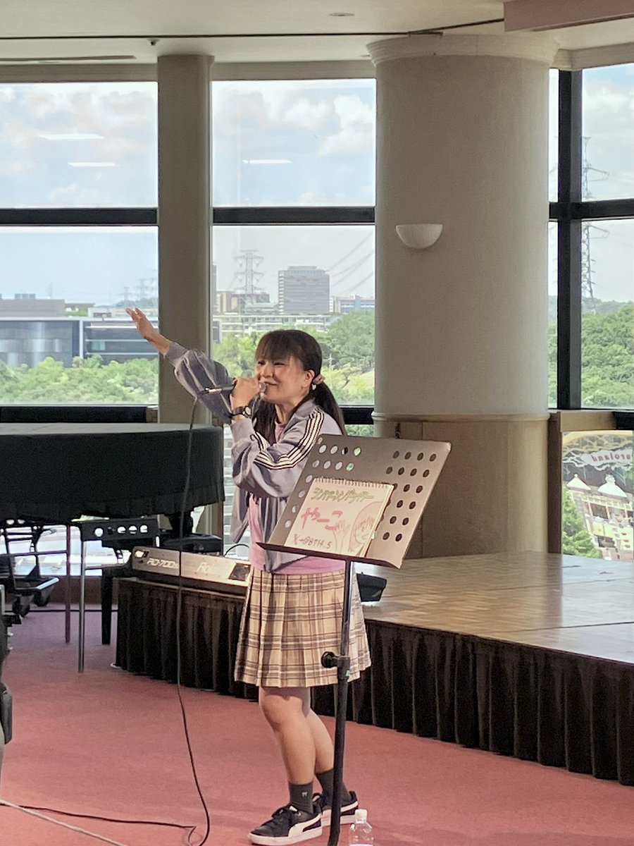 aotn0322's tweet image. 2025.7.26(土)多摩センターガールズストリートライブ
やーこさん🎤@8714_5
ここでは2度目ましてです✌🏻
お客さんも手拍子や「虹が出た街で」で手を振ったり👋🏻その場にいる全員でイベントを作り上げていくようでした✨
夏の風物詩の花火大会のお話も🎆僕も観に行ってみたくなりました↗️
#やーこ