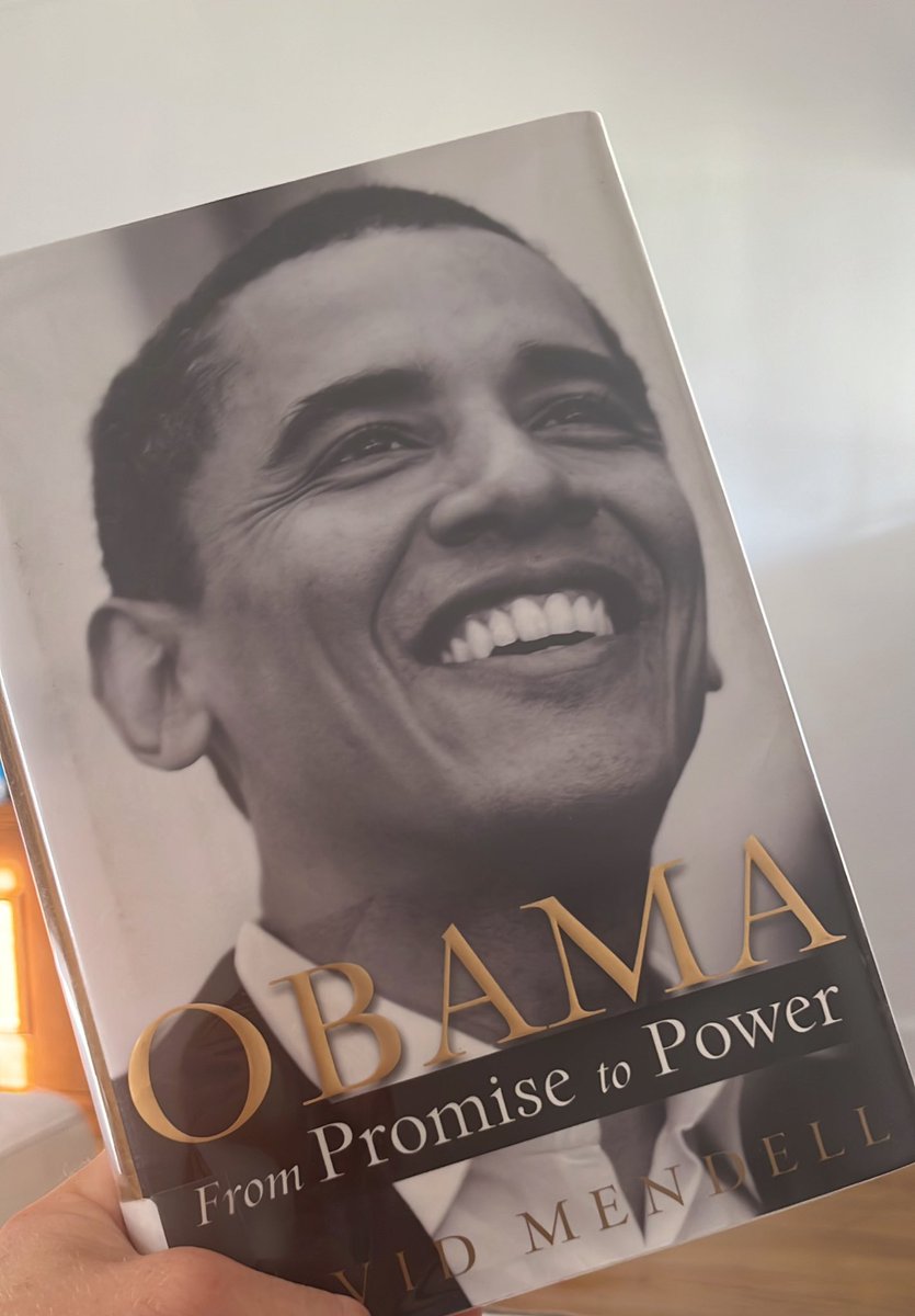 JimmyNaville's tweet image. Not a bad way to spend a morning. 📖

#SaturdayVibes #Obama