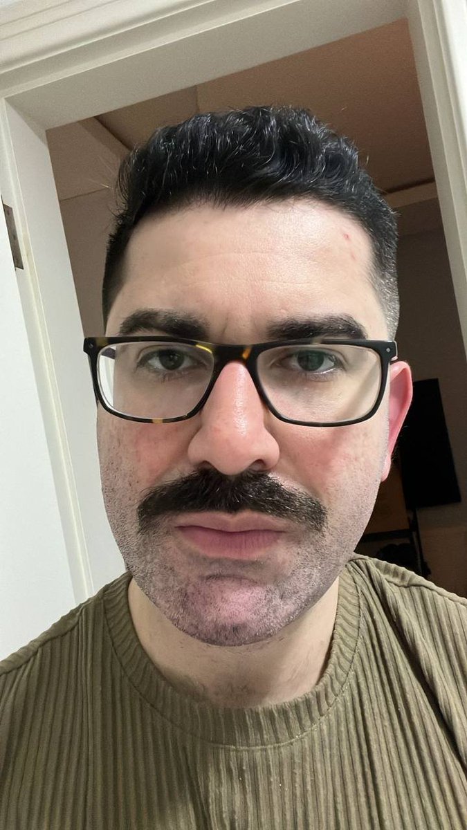 joaoeigen's tweet image. E é assim que as comparações com o Diversidade Nerd morrem... e o projeto de cosplay de Stálin começa.
(Não sei se manterei esse estilo por muito tempo)