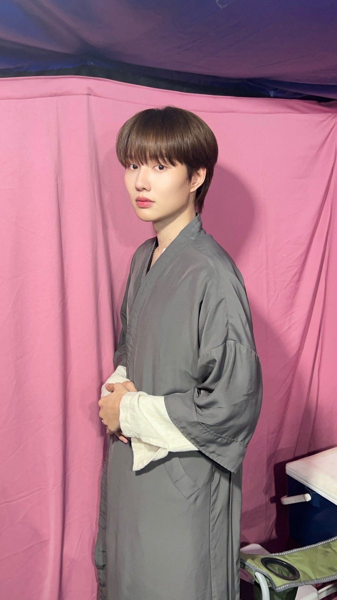 KhemjiraSeries's tweet image. เขมจิราต้องรอด Khemjira The Series 🕯
น้องเขมมาแล้วจ้ะพี่ ๆ วันนี้ลุยกันต่อ น้องเขมแอบฝากมาขอบคุณคนด้วยที่บัตรหมดทุกที่นั่ง ไว้เจอกันวันงานนะจ๊ะ ทางนี้จะตั้งใจถ่ายทำกันอย่างเต็มที่!! 😆
Khemjira The Series Q57
#เขมจิราต้องรอดQ57