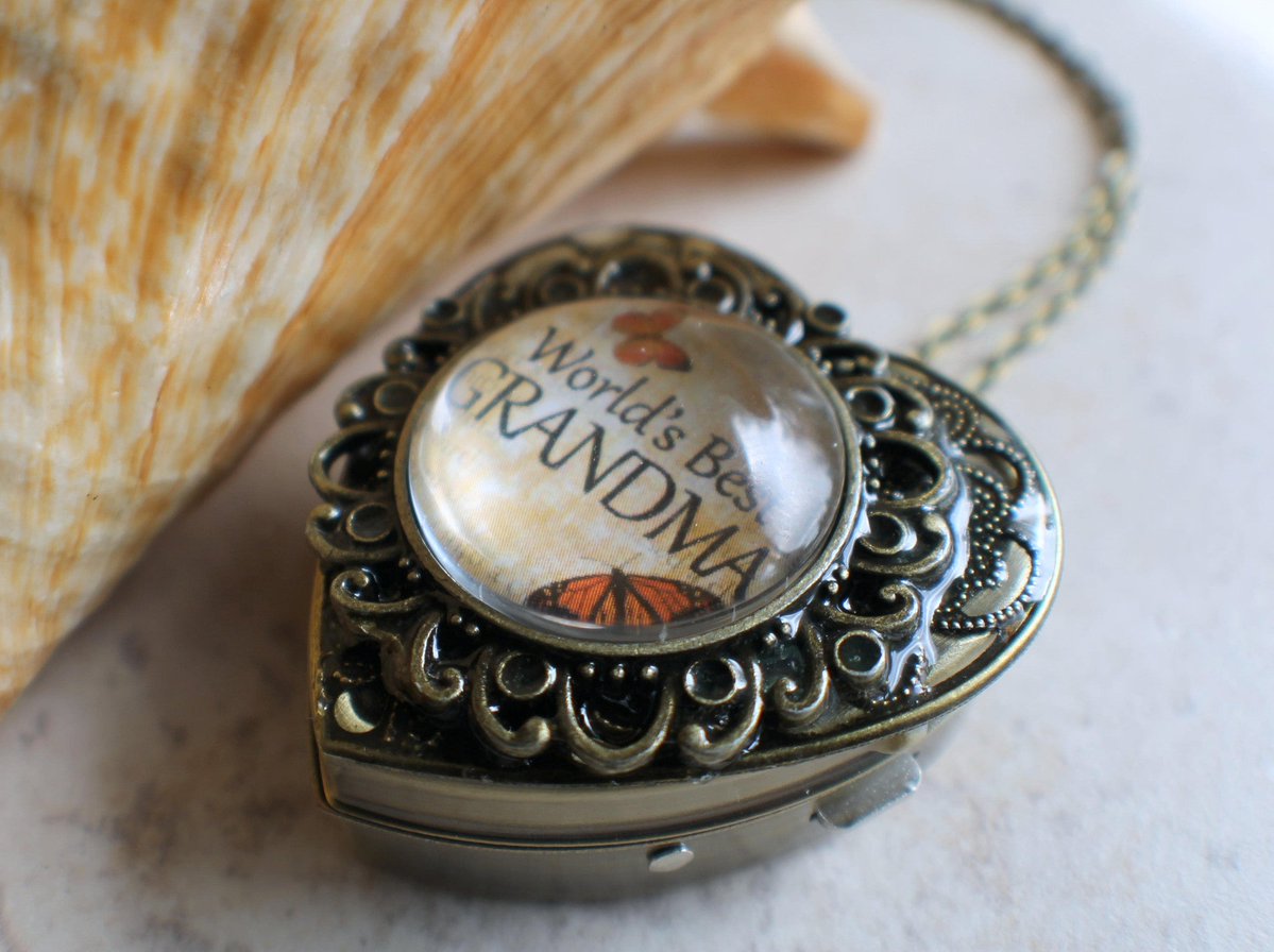 charsfavorite's tweet image. Gift your Grandma a treasure she'll cherish forever: our exquisite Music Box Locket for just $95. Create lasting memories today. #KeepsakeJewelry #GrandmaGift
Shop Now charsfavoritethings.com/products/2musi…