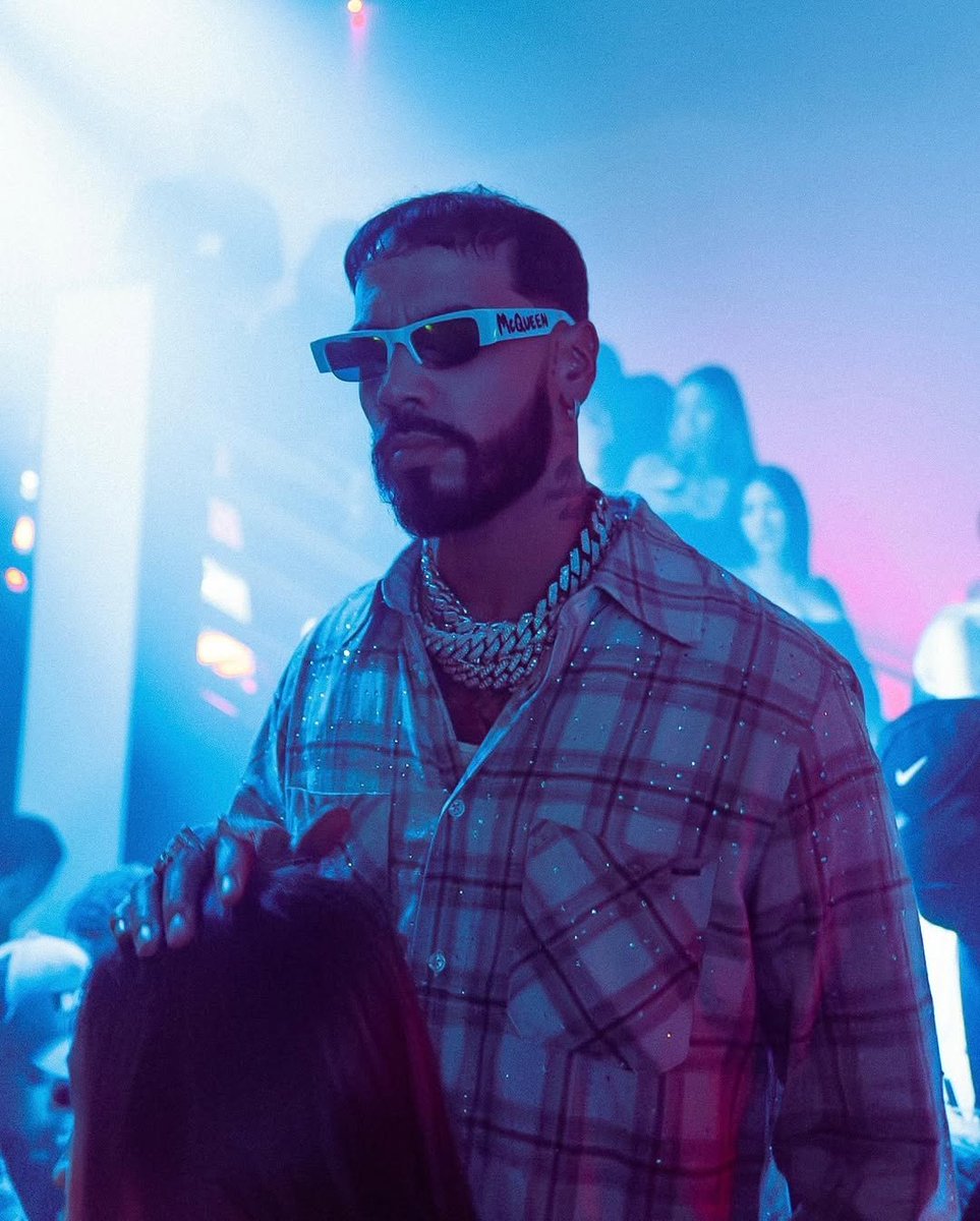 buhorhlm's tweet image. 1 mes de Little Demon y yo sigo sin poder creer que este hijo de puta haya vuelto a postergar el disco después de meternos hype con el tracklist, listening session, primer sencillo y ese maldito live diciendo que ya salía el segundo sencillo y qué hablo con todas las plataformas