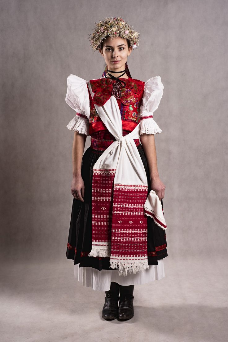 RootsReturn's tweet image. Folk clothing from the village of 沤ibritov, Slovakia.