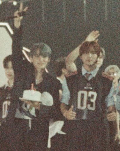 aemldl_8266's tweet image. 초초초귀요미들이다