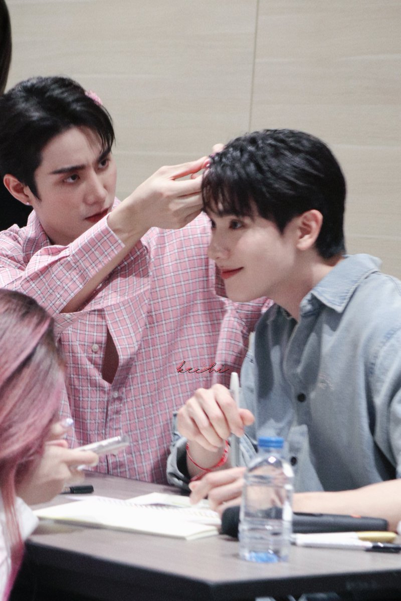 STOPPPPP THEY ARE BEING SO CUTE AGAIN
#ฟอสบุ๊ค #fforce_ #kasibook⁠ #tomafox